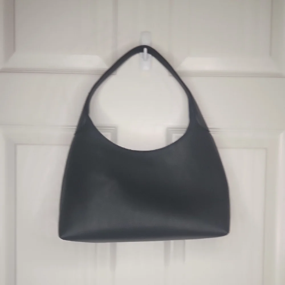 NWOT Tommy Hilfiger Black Staple Hobo Shoulder Bag - Picture 7 of 12